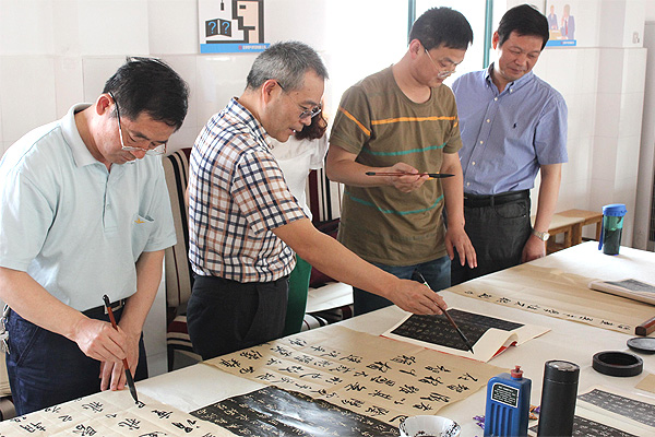 中國人民大學(xué)、北京師范大學(xué)王學(xué)嶺書法工作室在安邦集團(tuán)面授會(圖1)